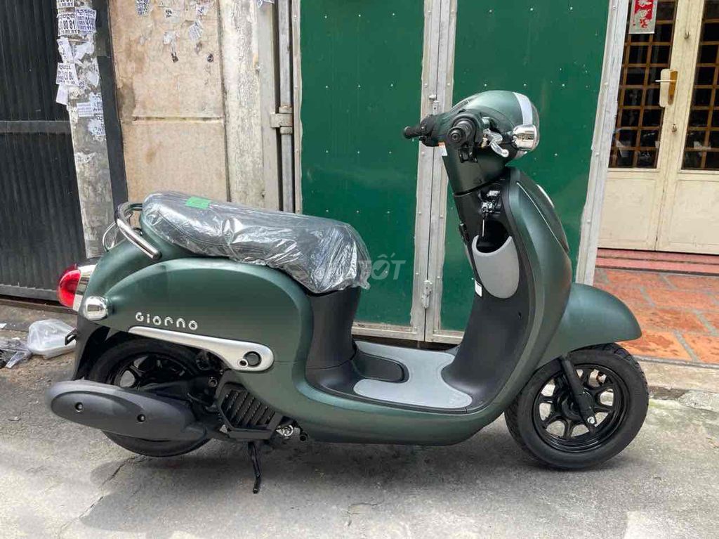 Honda Giorno Crea Scoopy Dunk 50cc. Mua bán Xe máy tại Quận Tân Phú Tp Hồ Chí Minh được đăng bởi Nhơn Nguyễn hình 2