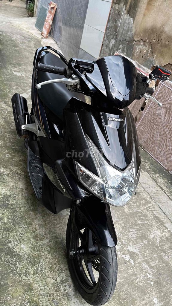 Honda Air Blade Đen Tự động. Mua bán Xe máy tại Thành phố Vinh Nghệ An được đăng bởi cửa hàng xe máy hồng sáng hình 3
