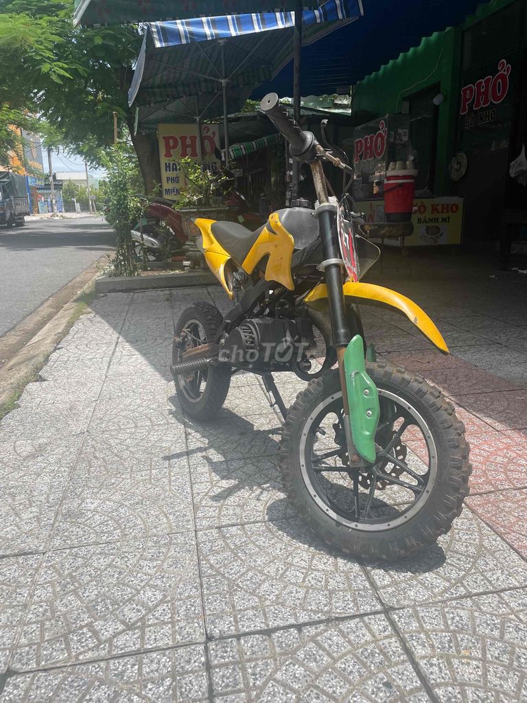 Xe mô tô mini Vàng, xanh lá Người mới tập lái