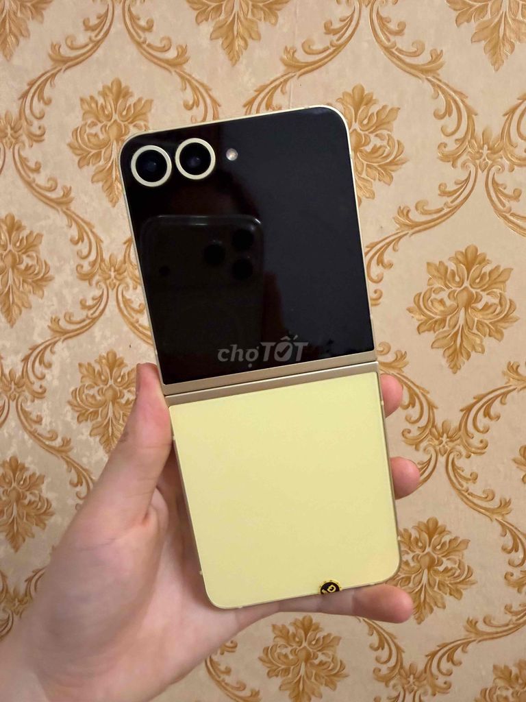 Samsung Z Flip 6 256GB Vàng Đã sử dụng. Mua bán Điện thoại tại Quận Cầu Giấy Hà Nội được đăng bởi Thanh Thoa hình 1