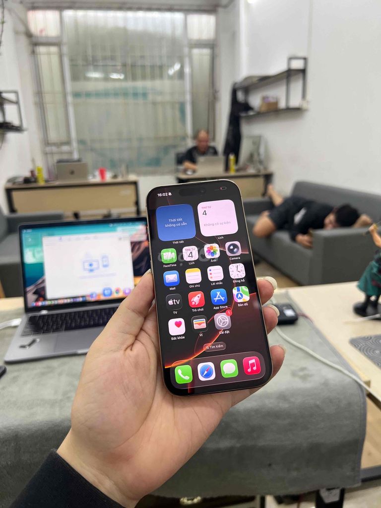 iPhone 16 Pro Sa Mạc Vn/a 128G Zin Nguyên Full CN. Mua bán Điện thoại tại Quận Cầu Giấy Hà Nội được đăng bởi Trung Kiên Trả Góp Bao Nợ Xấu hình 1