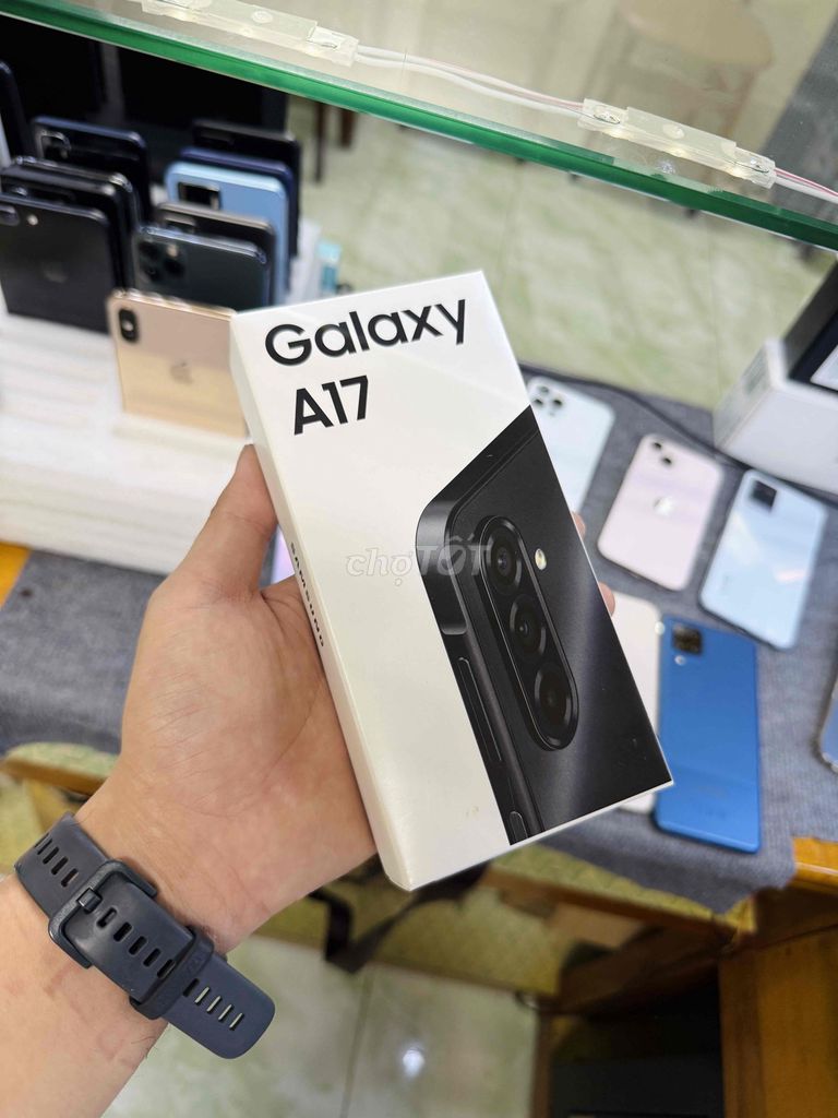 Samsung Galaxy A17 8GB/128GB Đen. Mua bán Điện thoại tại Huyện Tam Bình Vĩnh Long được đăng bởi Trong Tran hình 1