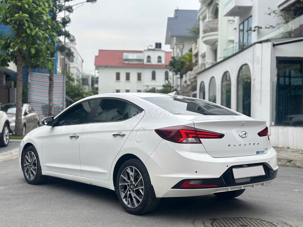 Hyundai Elantra 2021 màu trắng 2.0AT. Mua bán Ô tô tại Quận Gò Vấp Tp Hồ Chí Minh được đăng bởi Thu Hà hình 3