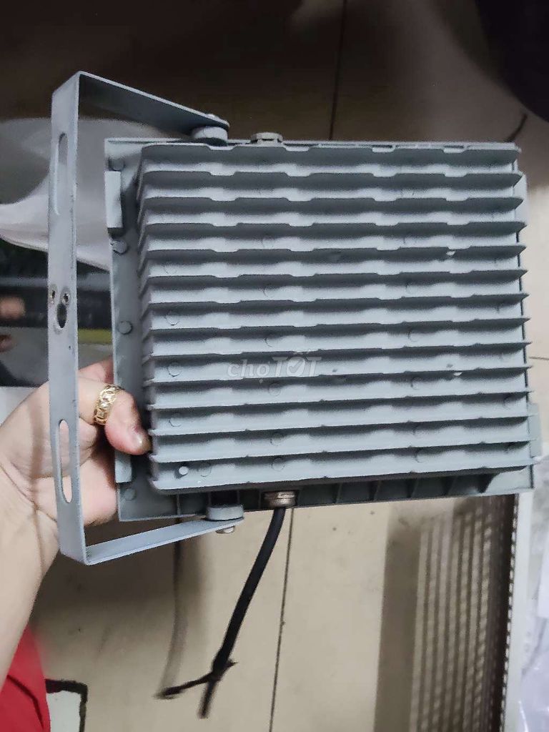 Đèn pha LED 50W Xám. Mua bán Đèn tại Quận Tân Phú Tp Hồ Chí Minh được đăng bởi Ngọc Nhiệm  hình 1