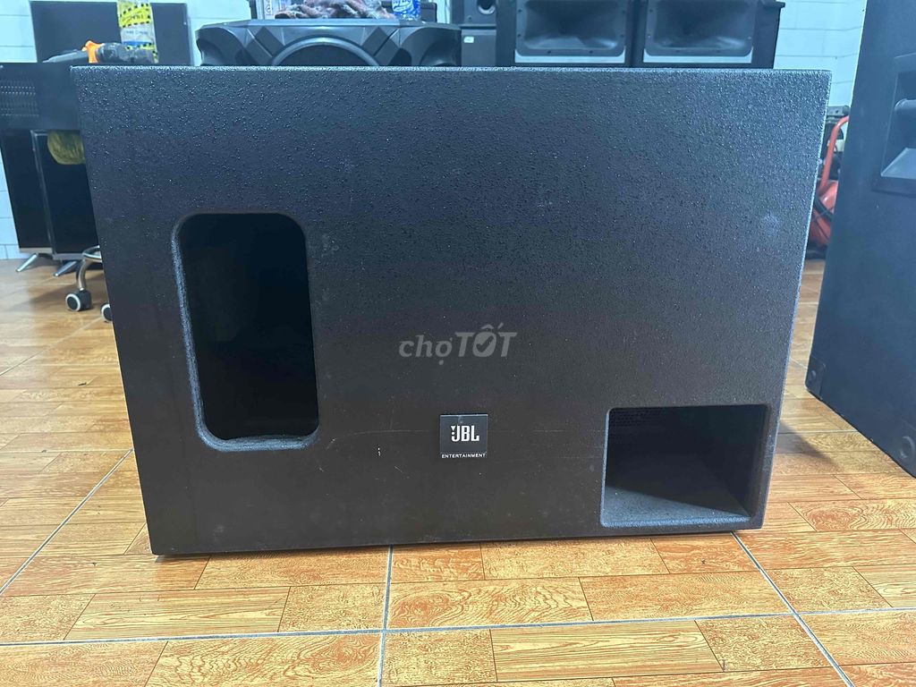 Loa siêu trầm 40 bass rcf coll 100. Mua bán Tivi, Âm thanh tại Quận Cái Răng Cần Thơ được đăng bởi Loa kéo âm thanh  hình 1