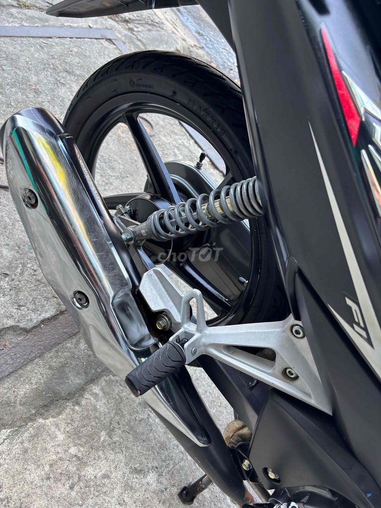 Honda Wave RSX FI Đen đỏ. Mua bán Xe máy tại Thị xã Bến Cát Bình Dương được đăng bởi xe máy trả góp tín nghĩa  hình 3