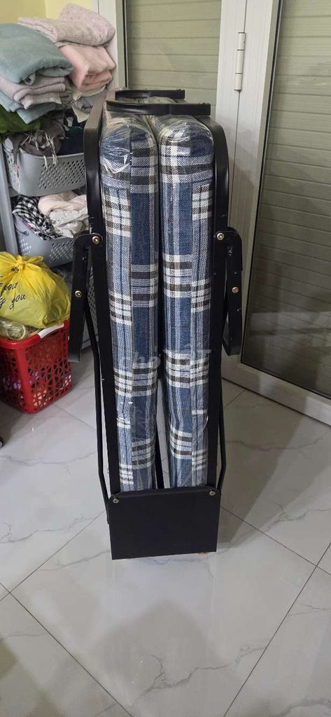 Giường gấp Kim loại Vải Đen Mới. Mua bán Giường, chăn ga gối nệm tại Quận 6 Tp Hồ Chí Minh được đăng bởi Trần Văn Hoàn hình 1