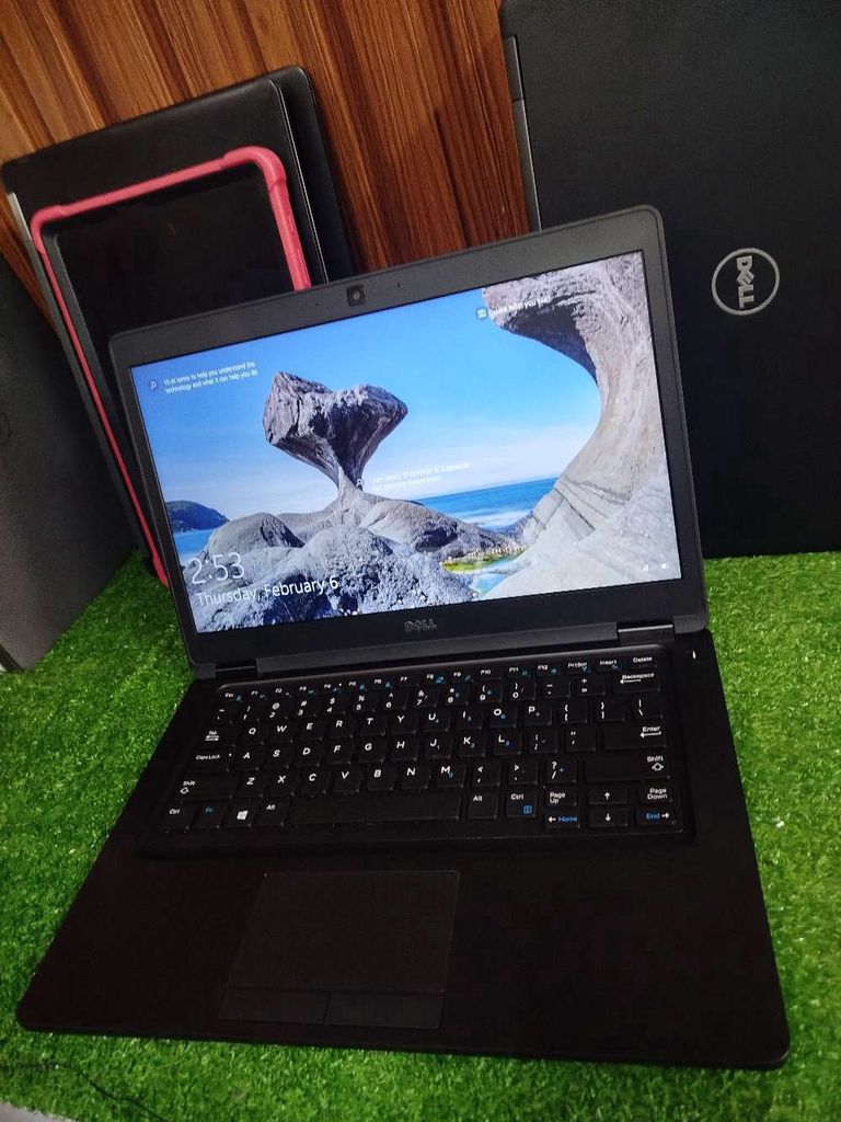 Laptop dell latitude 3480 chip i5 ram 8gb.!