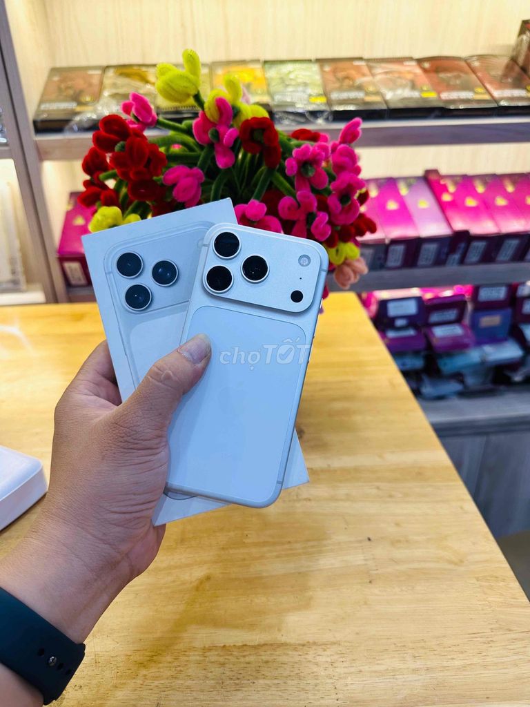 iPhone 17 Pro 256GB Trắng Đẹp keng. Mua bán Điện thoại tại Huyện Củ Chi Tp Hồ Chí Minh được đăng bởi thiệt hình 1