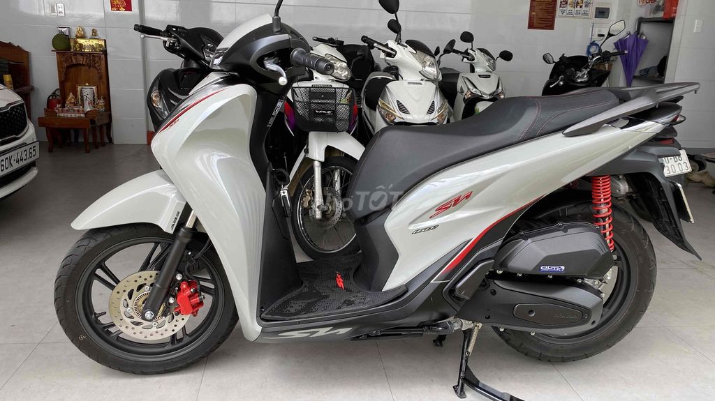 SH 160i ABS phiên bản Sport xám xi măng. Mua bán Xe máy tại Thành phố Biên Hòa Đồng Nai được đăng bởi CH xe máy Trần Na Na hình 11