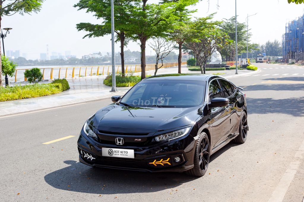 Honda Civic 2019 RS 50.000 km. Mua bán Ô tô tại Thành phố Thủ Đức Tp Hồ Chí Minh được đăng bởi H2T Auto hình 2