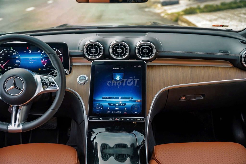 Mercedes C200 Avantgarde Plus siêu lướt 13.000km. Mua bán Ô tô tại Quận 7 Tp Hồ Chí Minh được đăng bởi Hoàn Lee Xe Lướt hình 13