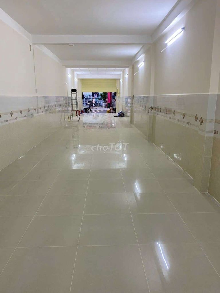 Аренда · 3 комн. · 120 м² · Huyện Hóc Môn, ул. Nhà mặt tiền mới keng