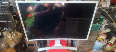 Thanh lý màn hình cong Samsung 32inch nè. Mua bán Phụ kiện (Màn hình, Chuột...) tại Quận Tân Phú Tp Hồ Chí Minh được đăng bởi Trương Văn Tèo