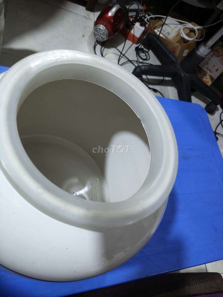 Bình Gốm Trắng . Mua bán Dụng cụ nhà bếp tại Huyện Hóc Môn Tp Hồ Chí Minh được đăng bởi Tieu Thi Van Ha hình 1