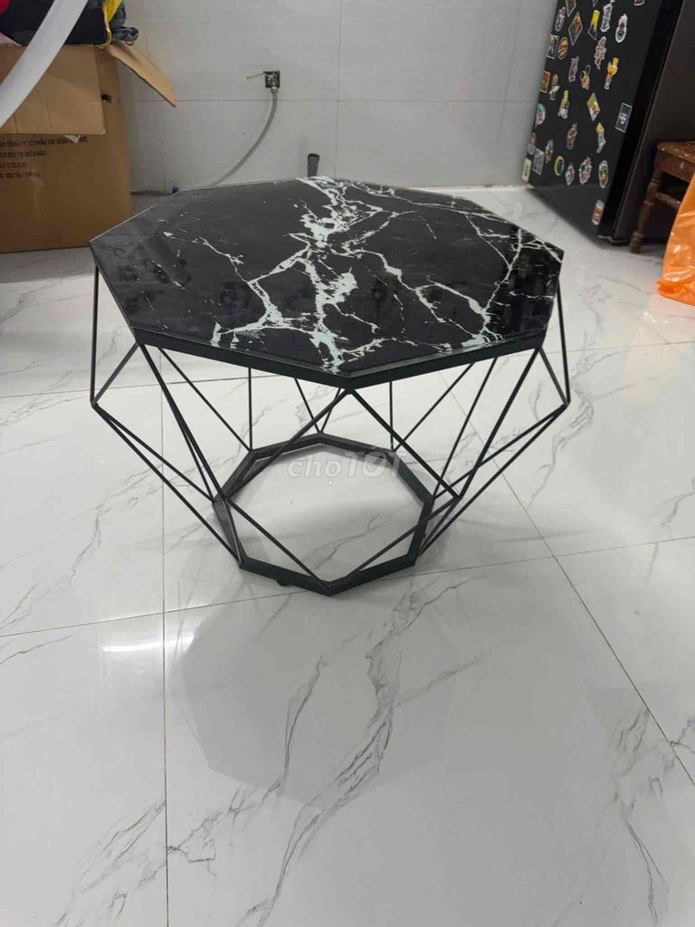Bàn trà mặt đá chân sắt đen hiện đại. Mua bán Bàn ghế tại Quận Liên Chiểu Đà Nẵng được đăng bởi Lê Thị Kim Phụng hình 1