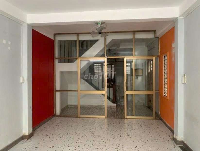 Rent · 3 bd · 42 м² · Quận 10, ул. Đường Lê Hồng Phong