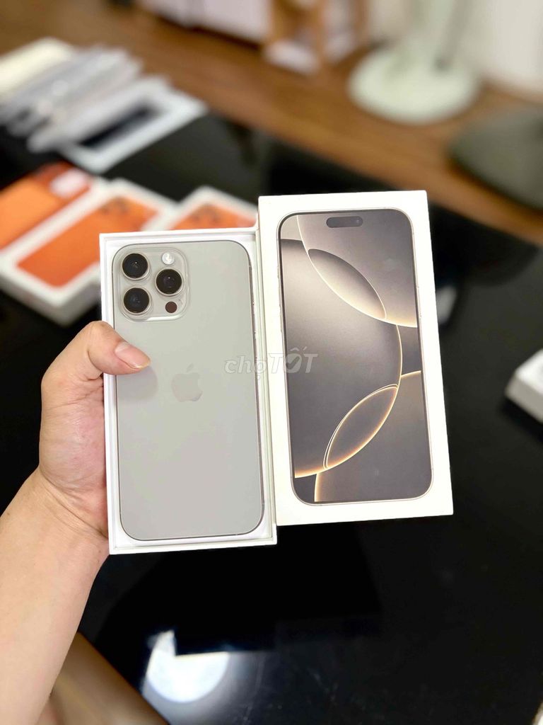 Apple iPhone 16 Pro Max 256GB Titan Vn IOS18 P100%. Mua bán Điện thoại tại Quận Đống Đa Hà Nội được đăng bởi Quý Hoàng hình 1