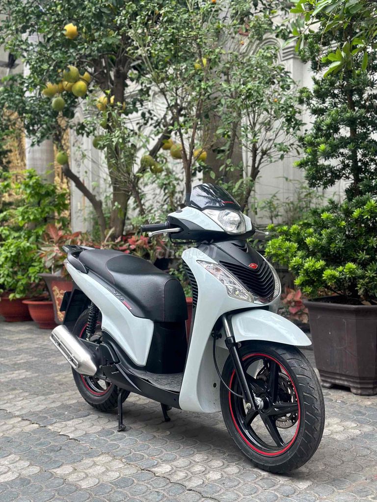 sh 125i hàng nhận 3 cục bstp chính chủ. Mua bán Xe máy tại Quận 10 Tp Hồ Chí Minh được đăng bởi Hoàng Thị Huyền hình 1
