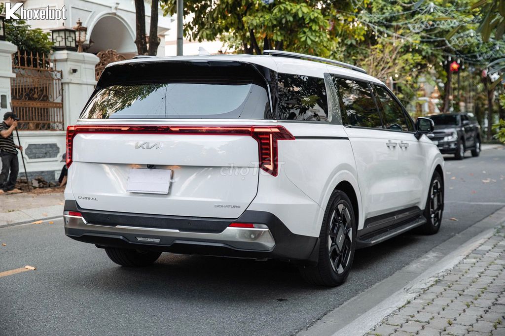 Kia Carnival model 2025 Signature 12000 km Trắng. Mua bán Ô tô tại Quận Gò Vấp Tp Hồ Chí Minh được đăng bởi NGUYỄN MINH VUA XE LƯỚT hình 4