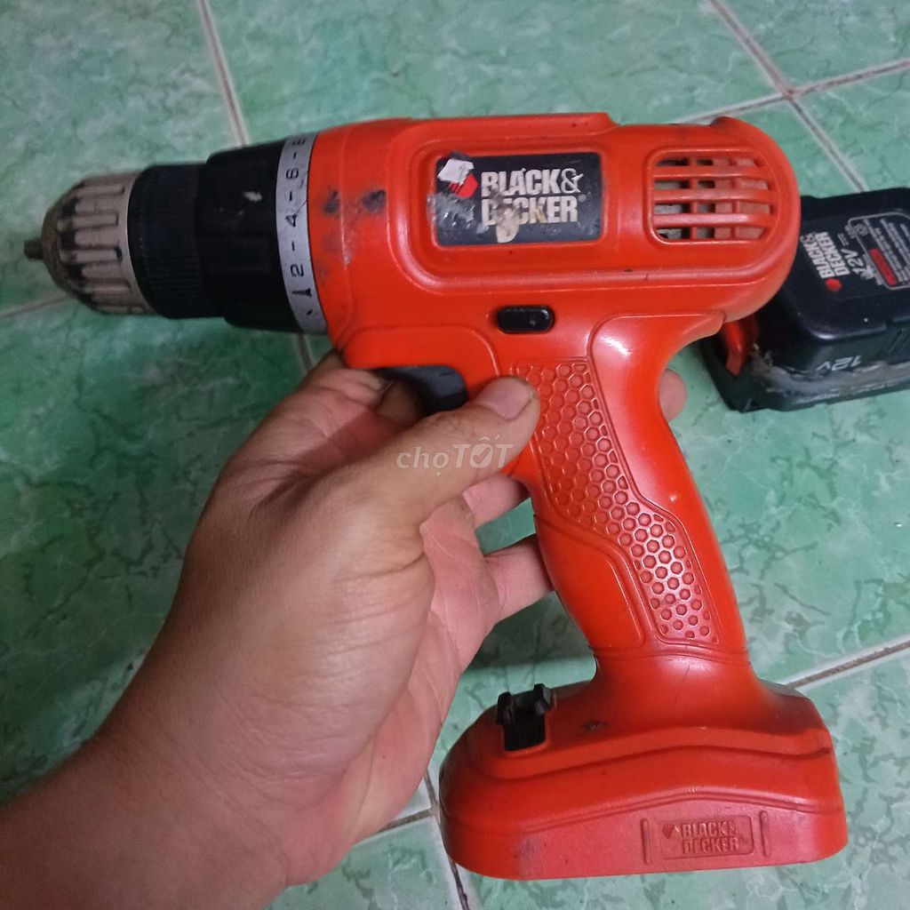 Máy khoan bắn vít pin Black&Decker