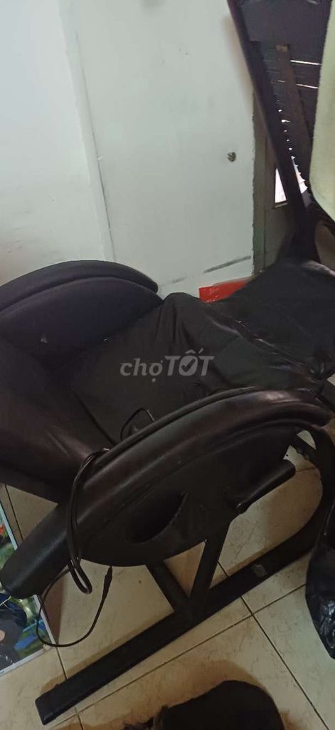 Ghế massage Đen Nhiều chế độ. Mua bán Bàn ghế tại Quận 10 Tp Hồ Chí Minh được đăng bởi Hang Vuong hình 1