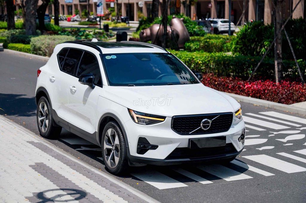 Volvo_XC40_B5_RDesign Model 2024 Bank 90%. Mua bán Ô tô tại Quận 7 Tp Hồ Chí Minh được đăng bởi PHÁT ĐẠT LUXURY CAR hình 1