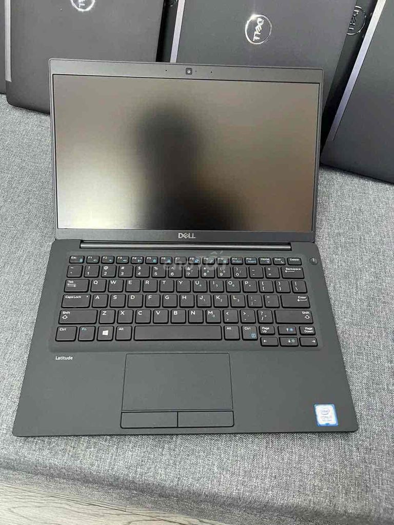 Dell latitule 7390 , nhỏ gọn , cấu hình đời 8