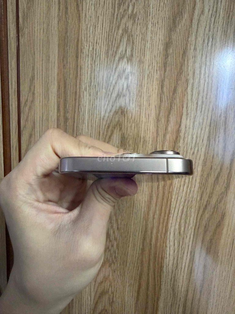 iPhone 16 Pro 256GB Vàng Đã sử dụng. Mua bán Điện thoại tại Quận 7 Tp Hồ Chí Minh được đăng bởi Thanh Thanh hình 1