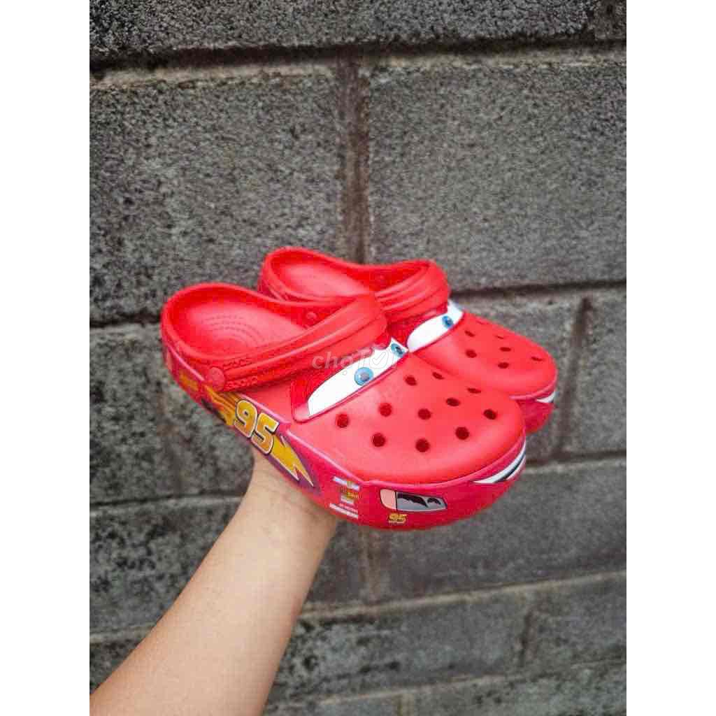 Dép Crocs Đỏ Nhựa Unisex Size 36-37. Mua bán Giày dép tại Quận Gò Vấp Tp Hồ Chí Minh được đăng bởi Trần Huyền Thu hình 1