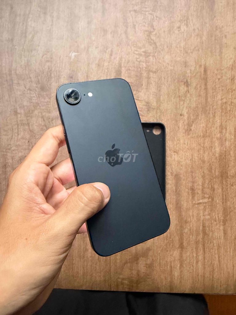 Apple iPhone 16e 128GB Đen Mỹ Đã sử dụng. Mua bán Điện thoại tại Thành phố Huế Thừa Thiên Huế được đăng bởi phung lee hình 1