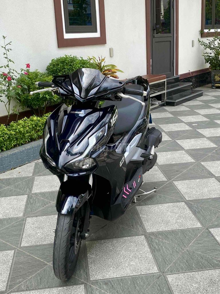 Honda Air Blade 125cc 2023 черный глянец 15.000 км