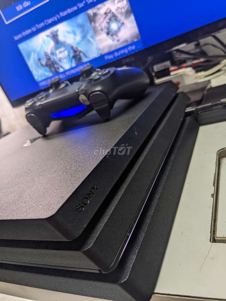 dọn phòng dư dùng PS4 PRO 7218B sẵn game