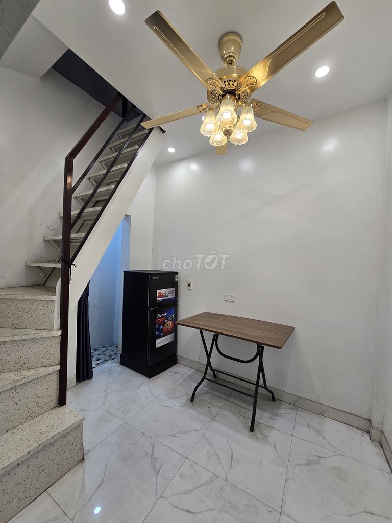 Nhà lô góc, mặt tiền thoáng, tại phố Tôn Đức Thắng, giá 2,45 tỷ
