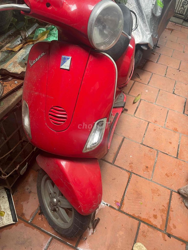 cần bán xe vespa đỏ 175. Mua bán Xe máy tại Quận Hoàng Mai Hà Nội được đăng bởi Khánh Nguyễn hình 2