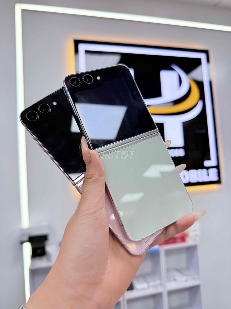SAMSUNG Z FLIP 5-BẢN 8/256G-Màu Đẹp-Màn Gập Chất. Mua bán Điện thoại tại Thành phố Biên Hòa Đồng Nai được đăng bởi Mobile Di Động Biên Hoà hình 1