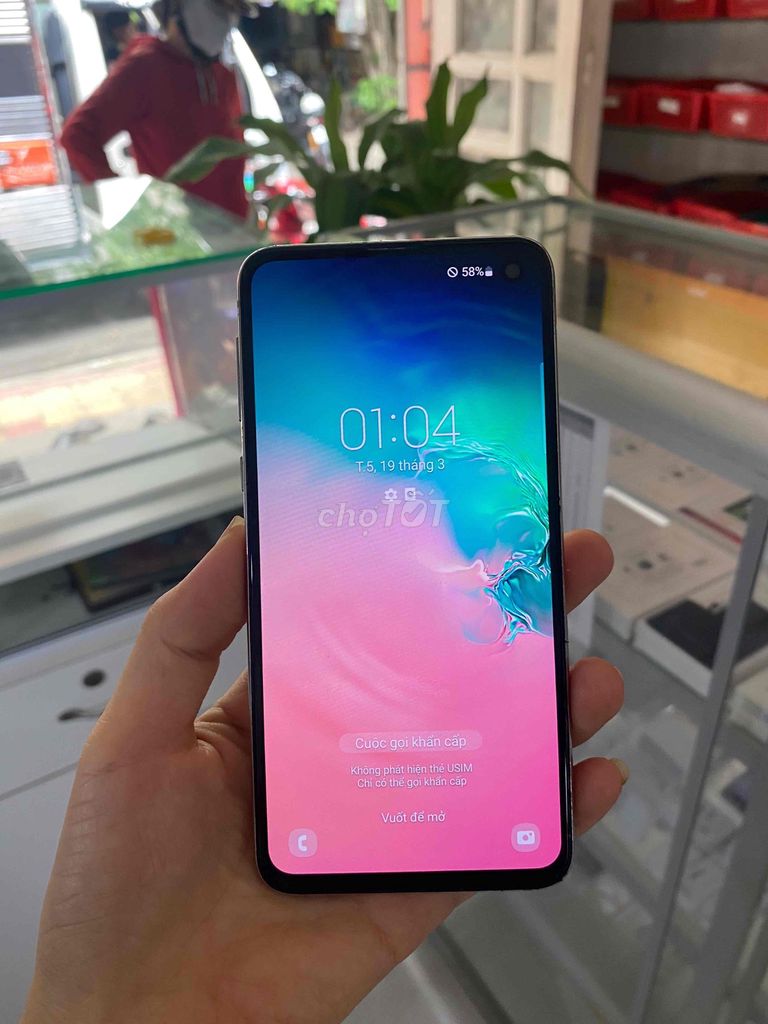 Samsung Galaxy S10e 128GB Trắng. Mua bán Điện thoại tại Quận Tân Phú Tp Hồ Chí Minh được đăng bởi Minh Khang Sài gòn MoBILE hình 1