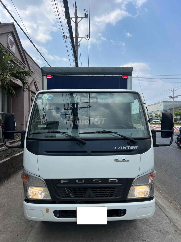 Mitsubishi Fuso Canter 1T950  đi 50.000km xe đẹp