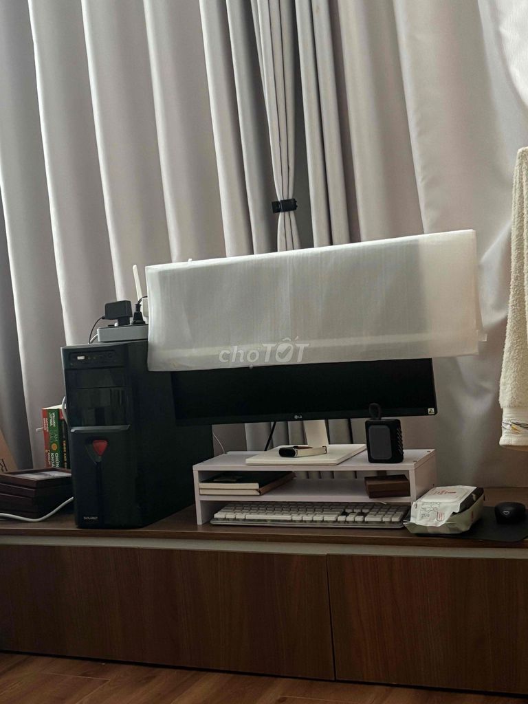 Tủ gỗ kệ tivi treo tường 2m. Mua bán Tủ, kệ gia đình tại Huyện Nhà Bè Tp Hồ Chí Minh được đăng bởi Hải Yến hình 1