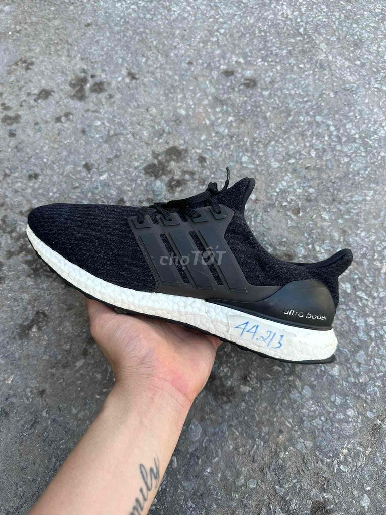 adidas ultraboost 3.0 ae nào chân 44.43 chốt ạ 📍