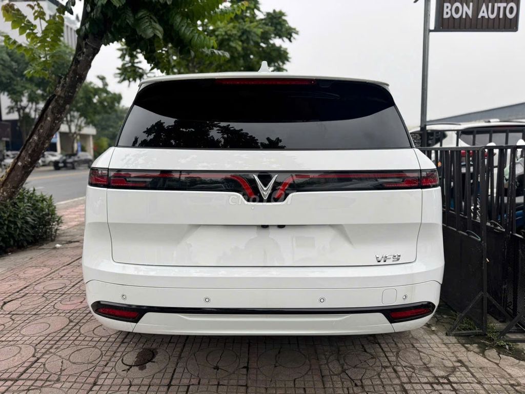 VinFast VF9 - SẠC MIỄN PHÍ + MIỄN THUẾ TRƯỚC BẠ. Mua bán Ô tô tại Quận Tân Phú Tp Hồ Chí Minh được đăng bởi Hồ Hoàng Hải hình 8