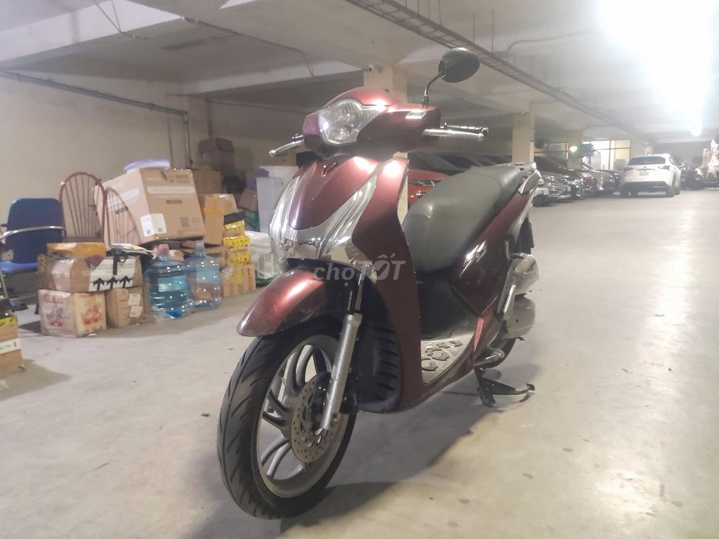 Honda SH màu Đỏ đô. Mua bán Xe máy tại Quận Hoàn Kiếm Hà Nội được đăng bởi Thu Nguyen hình 8