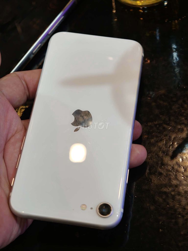 Apple iPhone SE 2020 Trắng. Mua bán Điện thoại tại Quận 8 Tp Hồ Chí Minh được đăng bởi Đoàn Dự hình 1