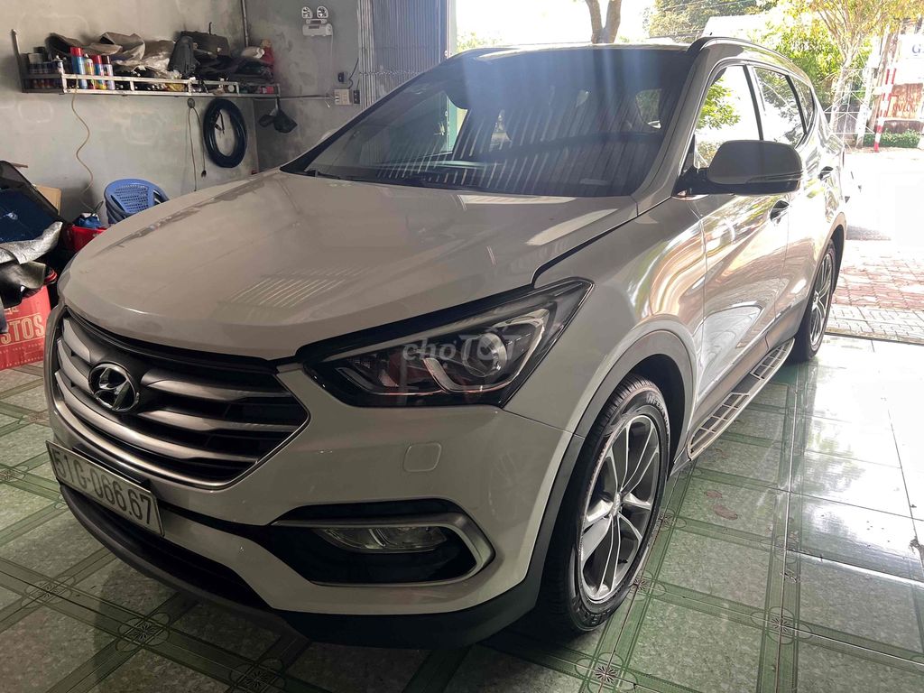 Hyundai Santa Fe Xăng  50.000 km 1 đời chủ. Mua bán Ô tô tại Thành phố Dĩ An Bình Dương được đăng bởi Bảo Khang hình 1