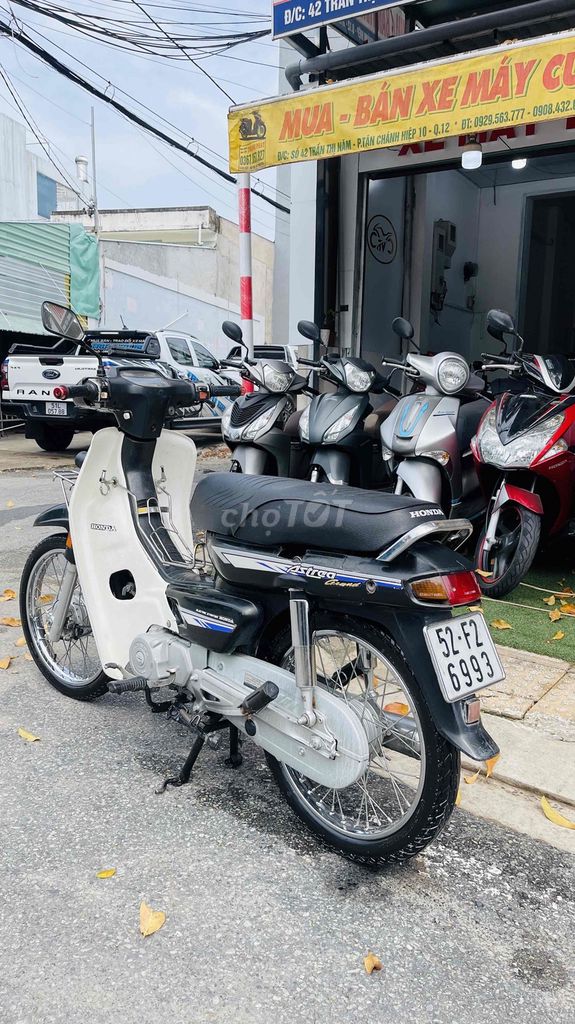 Honda Dream Astrea Trắng đen. Mua bán Xe máy tại Quận 12 Tp Hồ Chí Minh được đăng bởi Trung Vũ hình 2