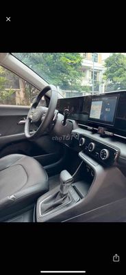 Hyundai Accent 5 chỗ Trắng