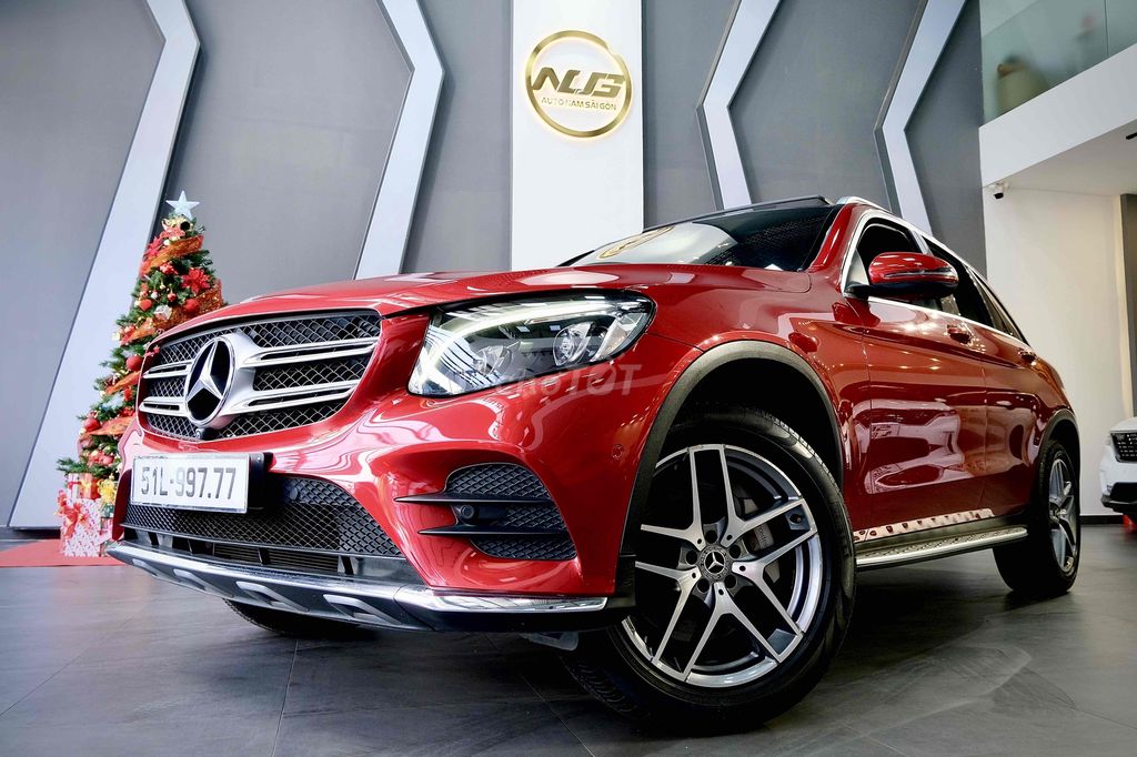 Mercedes Benz GLC 300 AMG  2019  - 33000 km