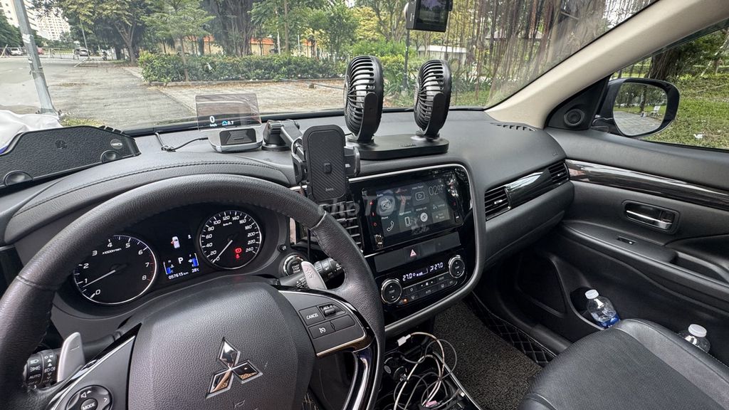 Chủ bán Outlander 2.0 CVT Pre 2018 đk 2019 ODO 58K. Mua bán Ô tô tại Thành phố Thủ Đức Tp Hồ Chí Minh được đăng bởi Tên chưa cung cấp hình 4