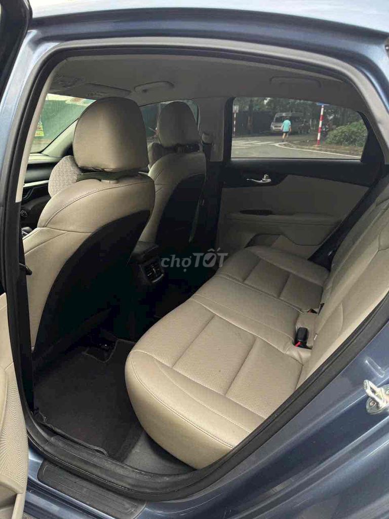 Kia Cerato 2019 1.6 AT Deluxe - 69000 km. Mua bán Ô tô tại Quận Long Biên Hà Nội được đăng bởi Đào Việt Phương hình 7