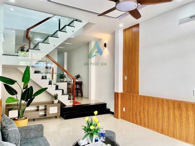 Nhà phố 80 m² · 5 PN · Đường Cao Xuân Dục